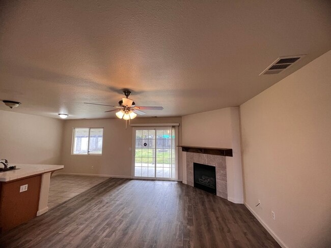 Building Photo - 1294 Dalton St