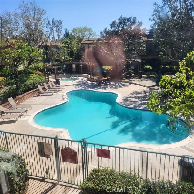 Building Photo - 3050 S Bristol St