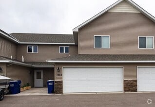 Building Photo - 2 bedroom 1.5 bath Townhome