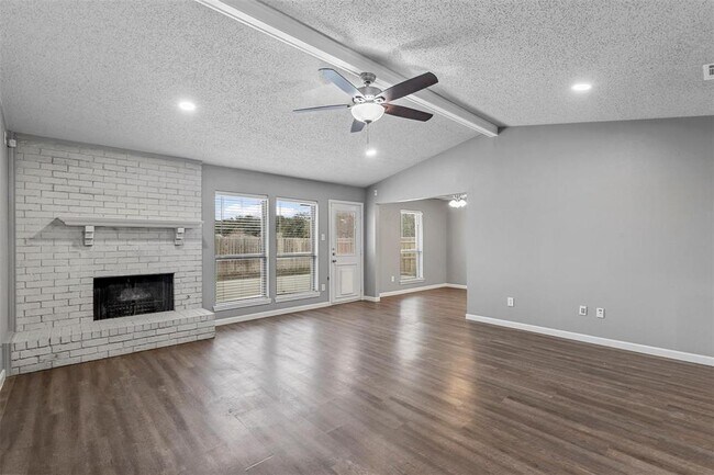 Building Photo - 2909 Lake Park Dr