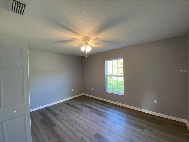 Building Photo - 2827 SW 140th Loop