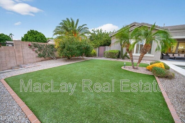 Building Photo - 527 E Tonto Dr