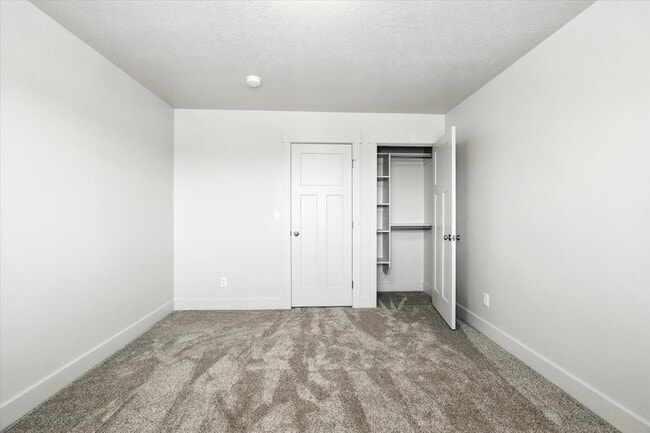 Building Photo - Eastside View Townhomes