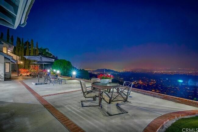 Building Photo - 7380 Live Oak Dr