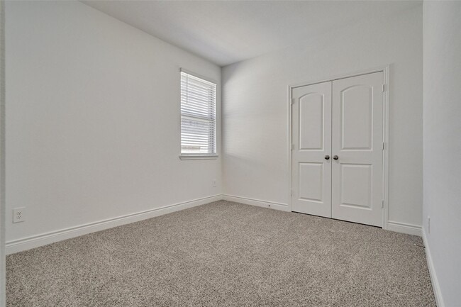 Building Photo - 981 Youth Water Rd