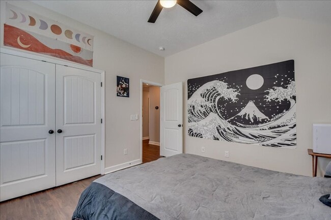 Building Photo - 4 bed, 2.5 bath home on corner lot with 2 car garage and fenced in back yard