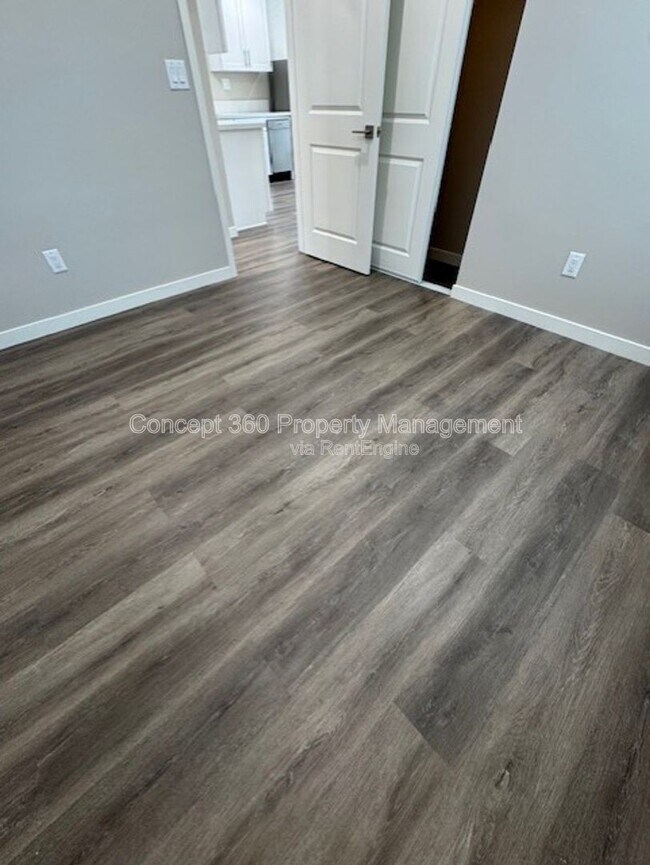 Building Photo - 254 Quincy Ave