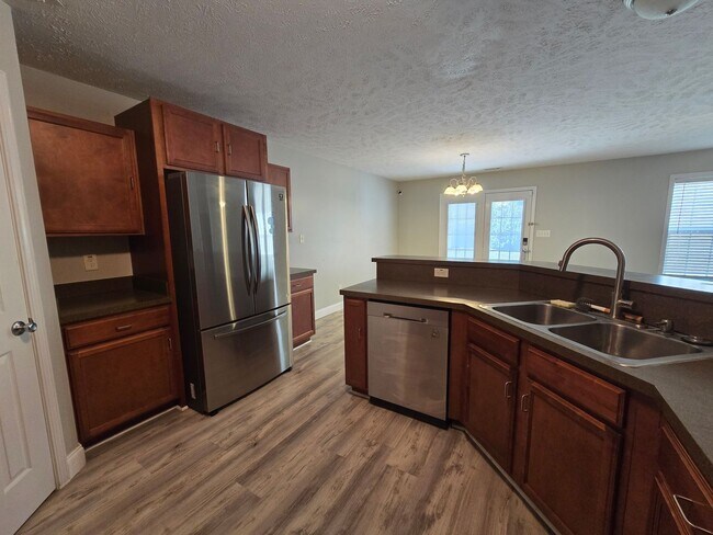 Building Photo - 362 Broad Dr