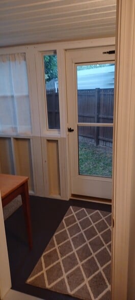 Building Photo - 313 West Ave