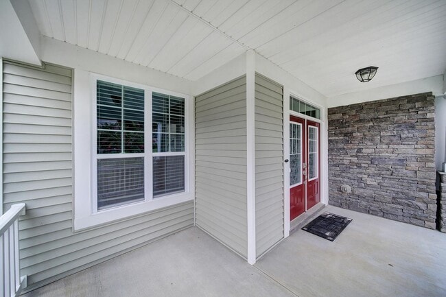 Building Photo - Gorgeous 4 Bed 3.5 Bath Home with Basement...