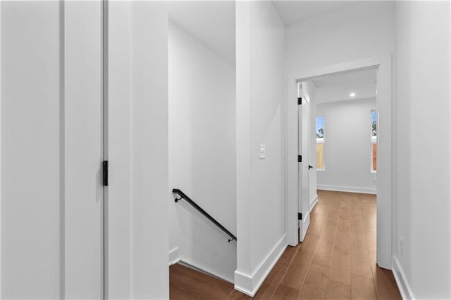 Building Photo - 201 New St