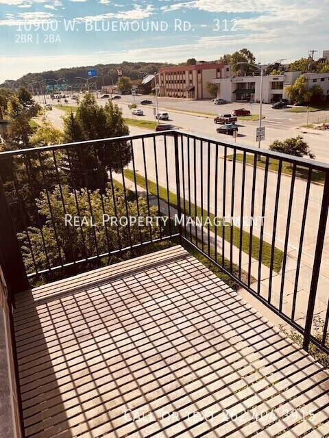 Building Photo - 10900 W Bluemound Rd