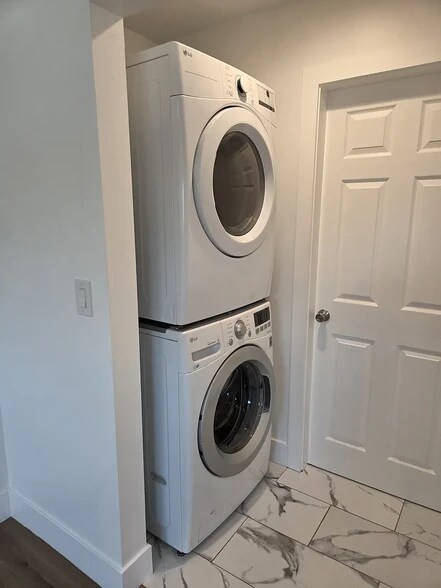 Building Photo - 1117 Meeker Ave