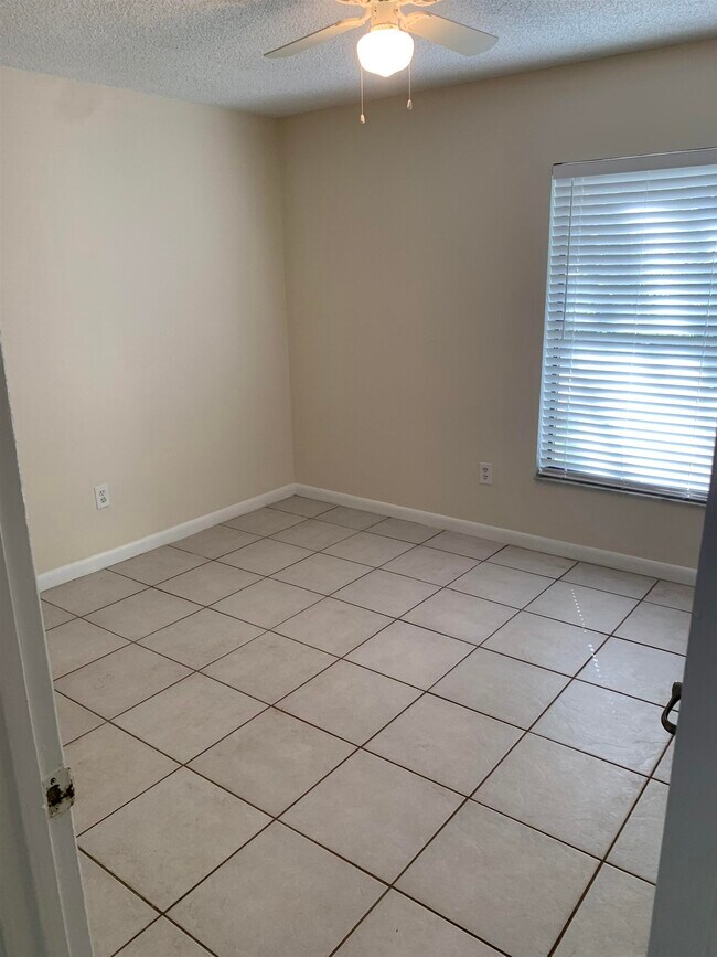 Building Photo - 200 Sevilla St