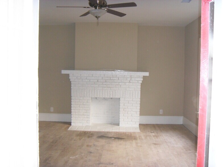 Building Photo - 11 Moreland Avenue Northeast