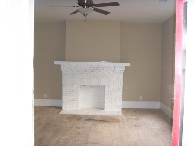 Building Photo - 11 Moreland Avenue Northeast