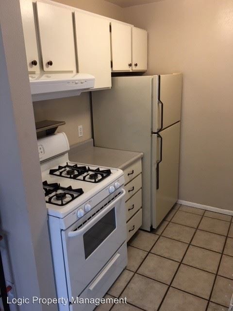 Building Photo - 435 E Creekside Cir