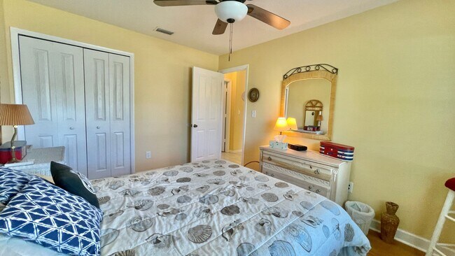 Building Photo - Available monthly Rental SEP 2025 in heart of Sebastian