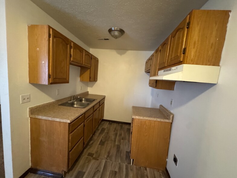 Building Photo - 3503 Falling Springs Rd