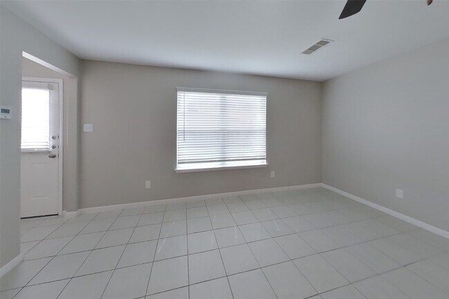Building Photo - 801 Painted Bison Dr