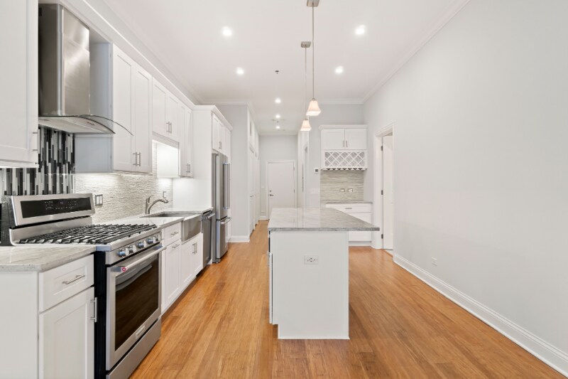 Building Photo - 1039 W Rundell Pl