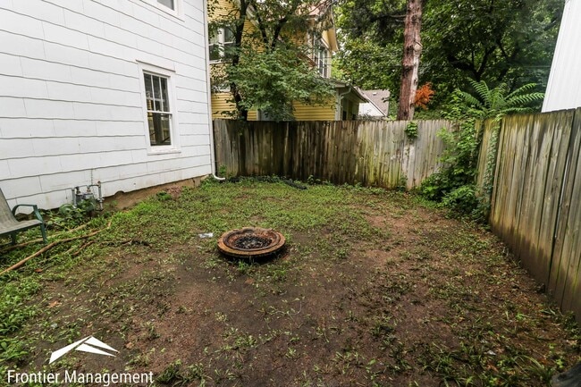 Building Photo - Great 5 bed home one block from City Park!