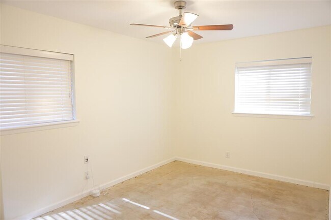 Building Photo - 4815 Oldfort Hill Dr