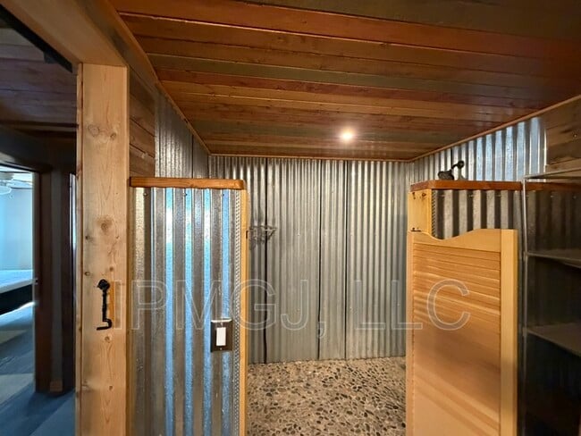 Building Photo - 201 Plateau Ave