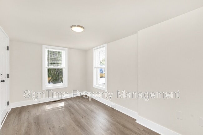 Building Photo - 152 E South St