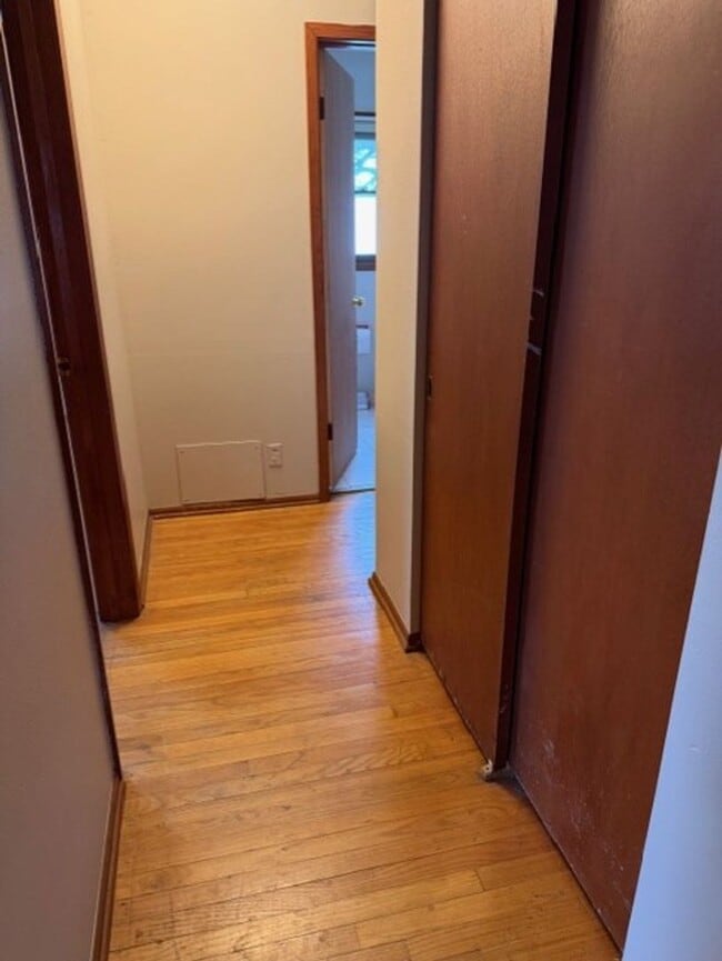 Building Photo - 7111 W Brentwood Ave