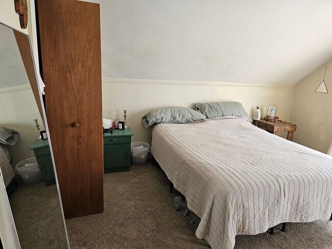 Building Photo - 4 bedroom House Close to U of M! Leasing for Fall 2026!