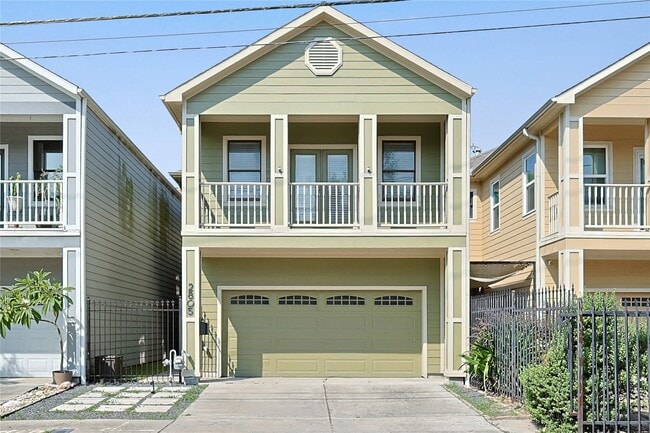 Primary Photo - 2805 Arlington St