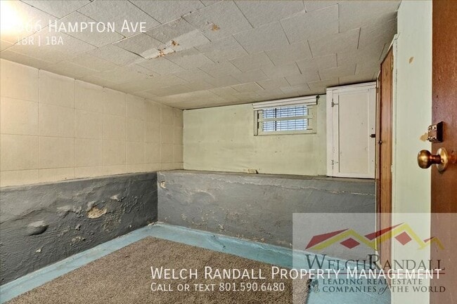 Building Photo - 366 Hampton Ave S