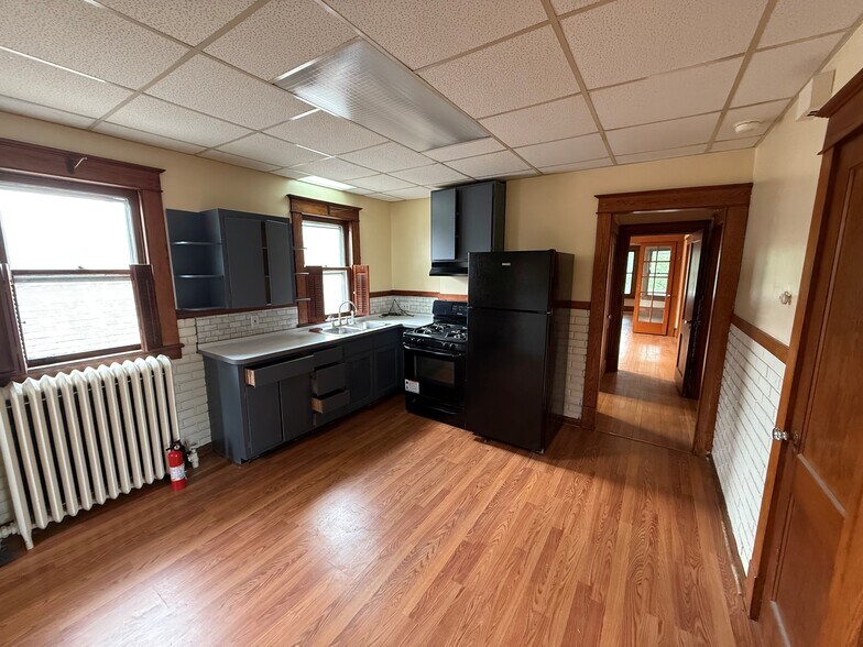 Building Photo - 65 Ten Eyck Ave