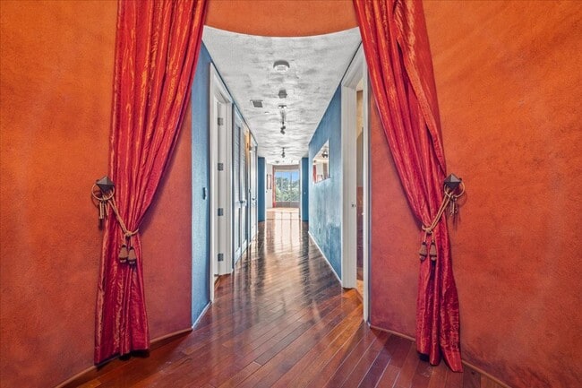 Building Photo - 360 E Desert Inn Rd