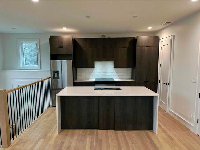 Building Photo - 4243 N Damen Ave