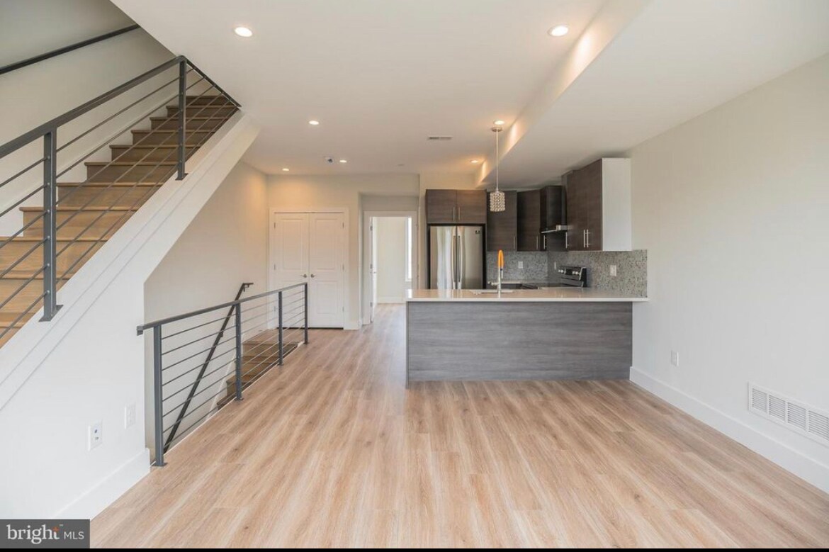 Building Photo - 1517 N 9th St