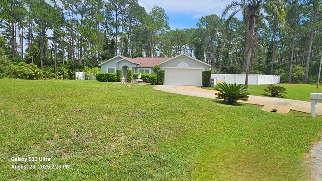 Primary Photo - Beautiful 3/2/2 Pool Home on Oversized Lot...