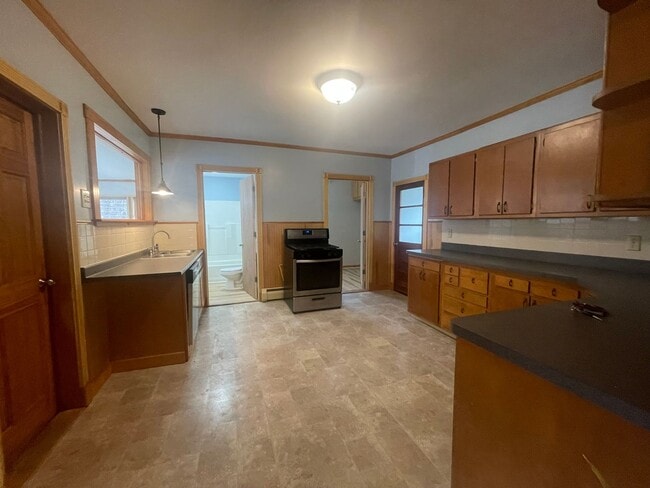 Primary Photo - 345 Houghton St