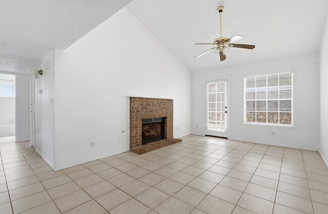 Building Photo - 10969 Duke Snider Cir