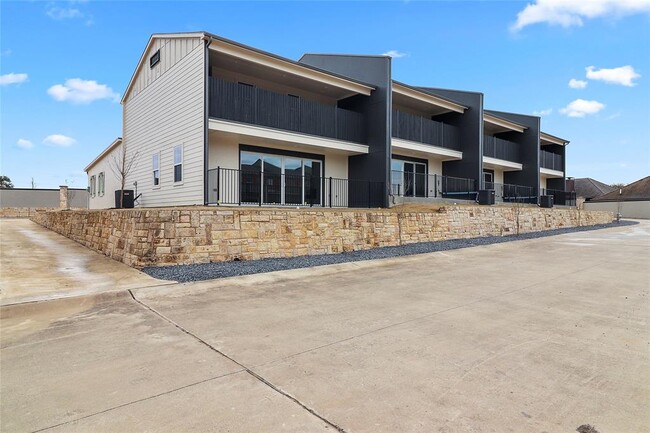 Building Photo - 4501 Heritage Trace Pkwy