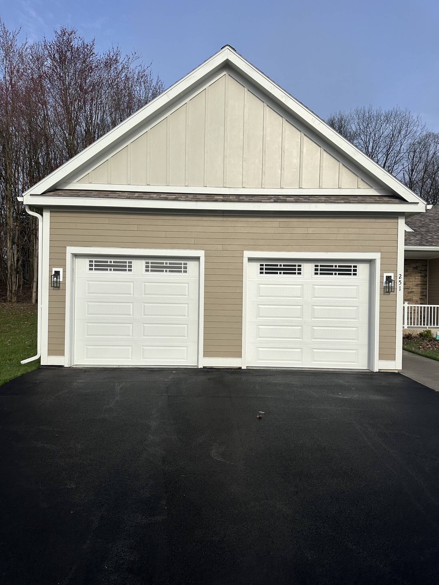 Building Photo - 251 Liam Ln