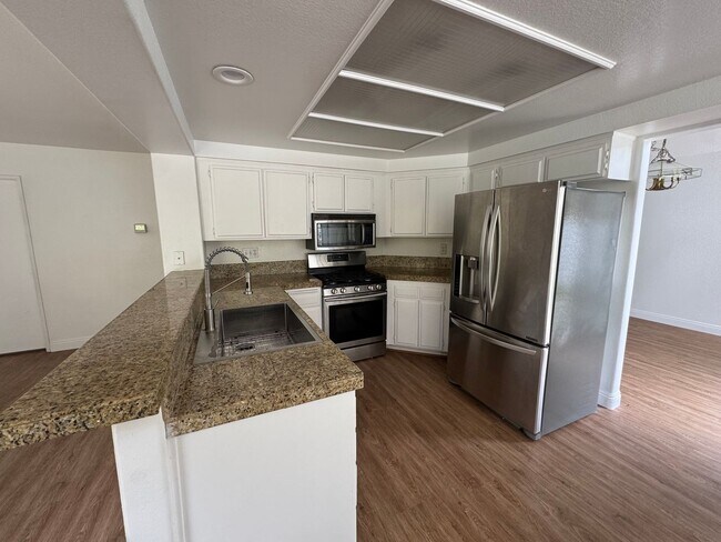 Building Photo - 1423 Portofino Dr