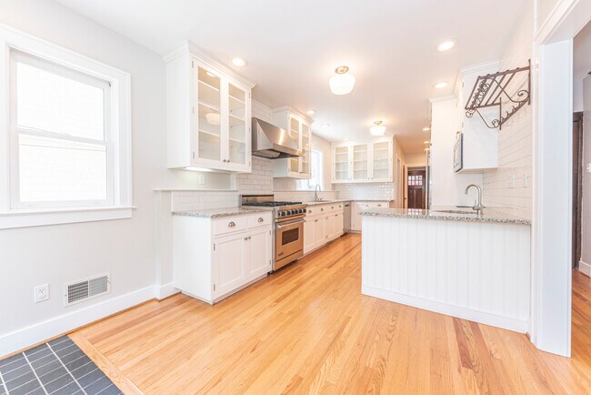 Building Photo - 1111 Olivia Ave