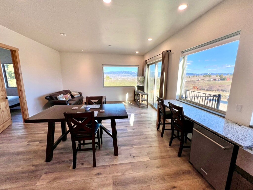 Building Photo - 516 Bourne Ln