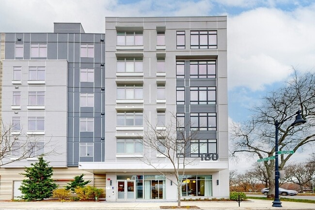 Building Photo - 180 Telford St