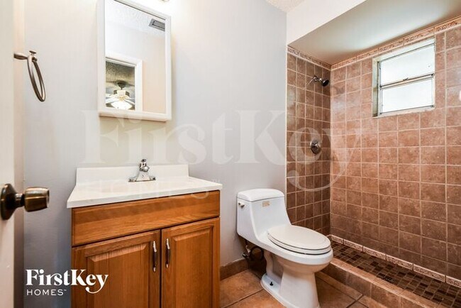 Building Photo - 201 Lambert St