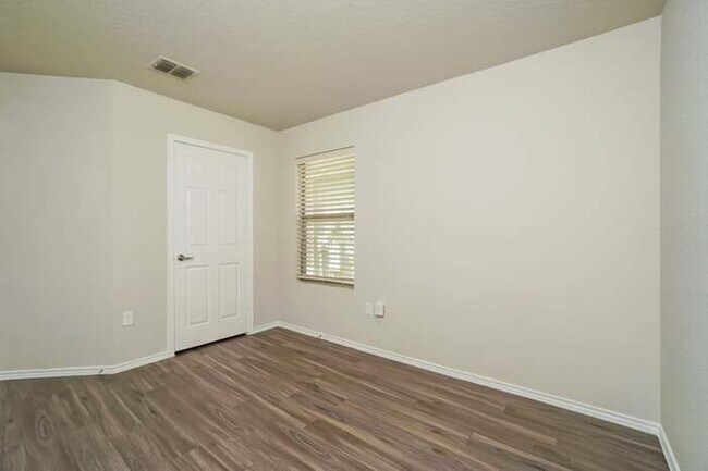 Building Photo - 7606 Millchase