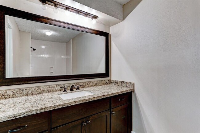 Building Photo - 1827 Riverwood Trail