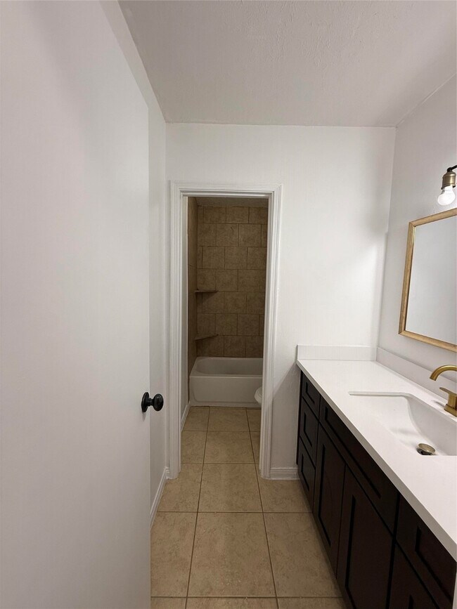 Building Photo - 2603 Shady Bayou Ln